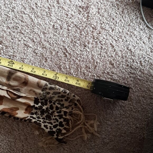 Vintage animal scarf with a dangling silver elephant and silver hearts. - Picture 5 of 5